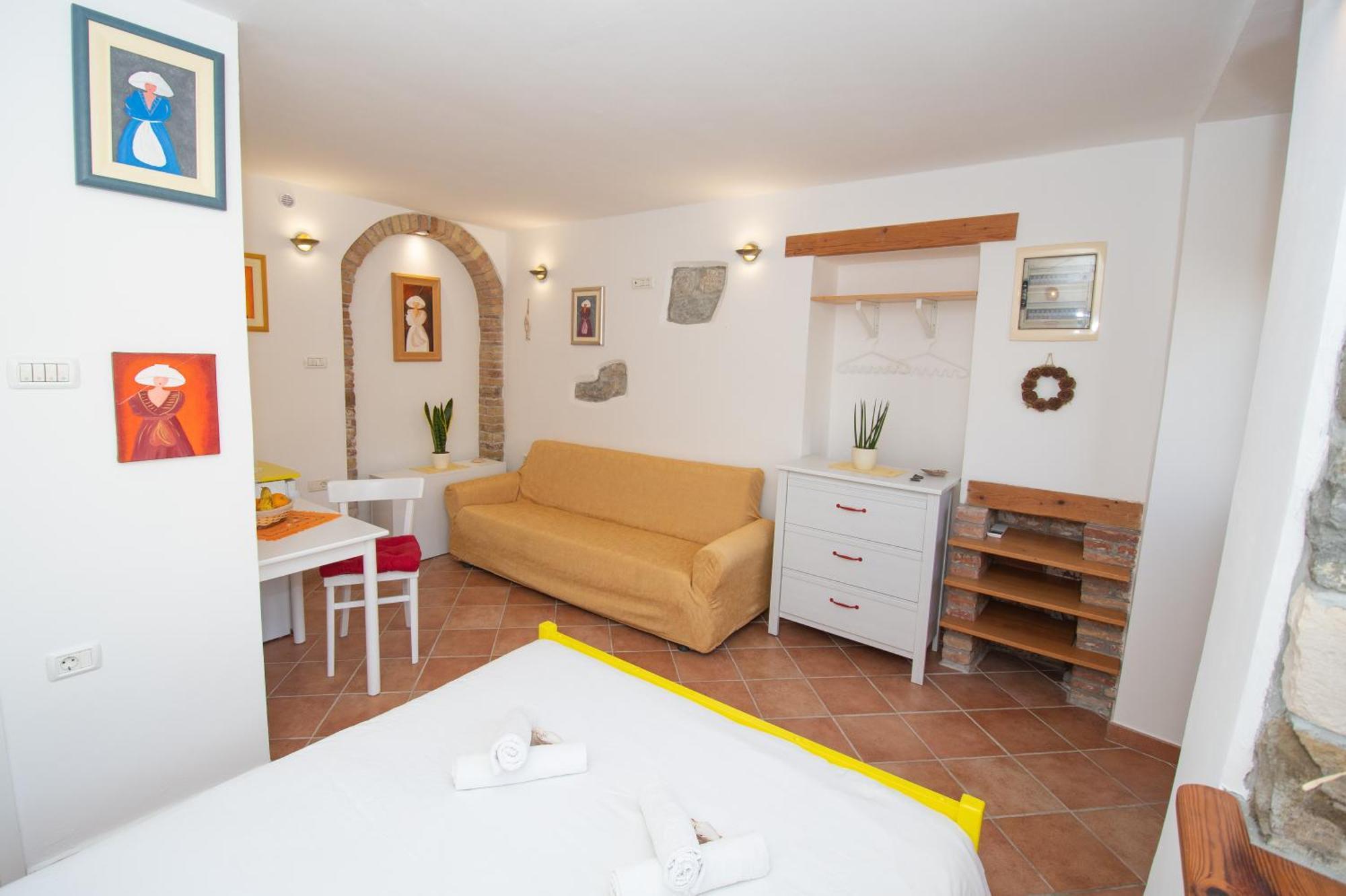 Studio May Piran Quarto foto